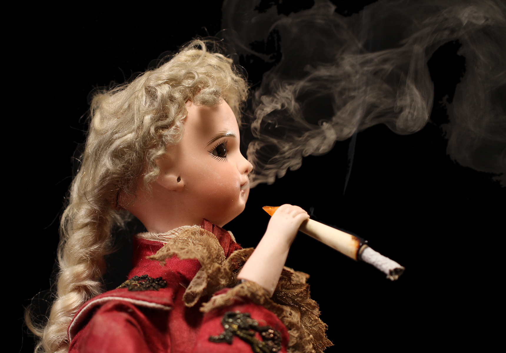 机器人学抽烟会违反阿西莫夫第三定律吗？