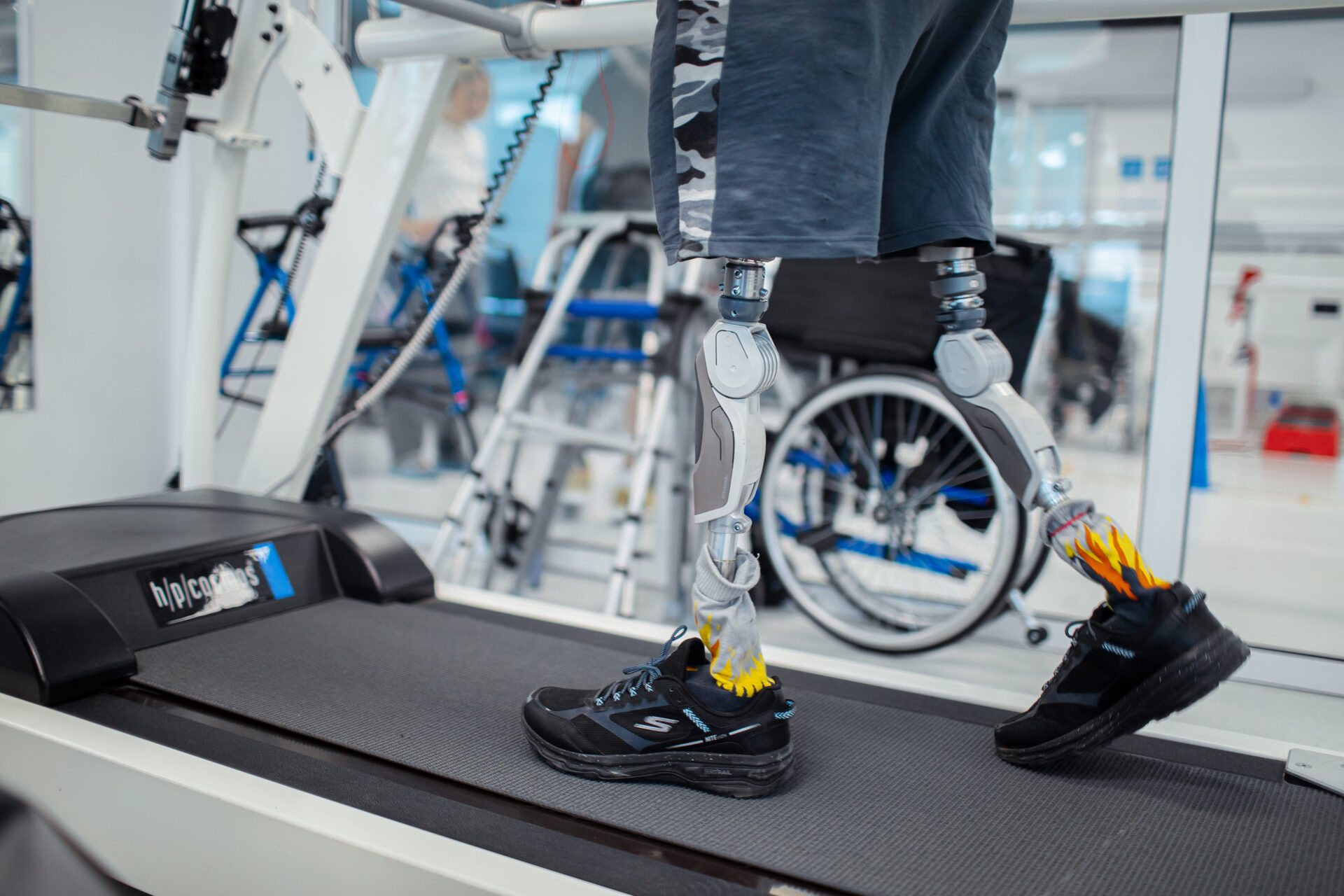 战时俄乌医疗器械市场仍然活跃，中国产品占比攀升。一次性耗材、影像系统、床旁诊断、外科用品等需求增长